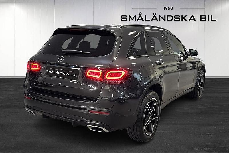 Begagnad Mercedes GLC300e AMG line 235 HK (172 kW) 2020 Grå SUV