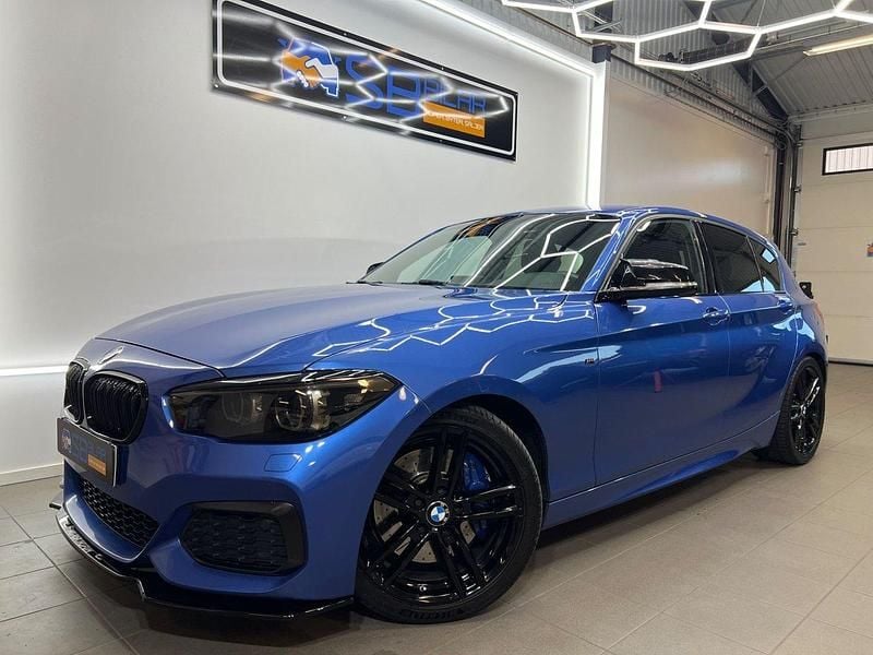 Blå Begagnad 2018 BMW M140 M Sport Halvkombi | 349 900 kr (Marknadspris) - Bild 1/4