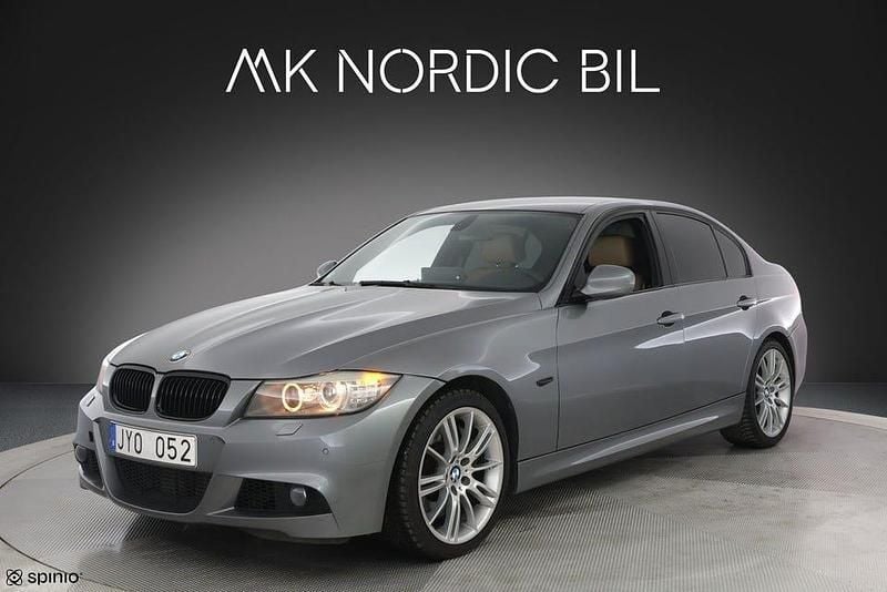 Grå Begagnad 2009 BMW 335 M Sport Sedan | 199 000 kr (Lite dyr) - Bild 1/4