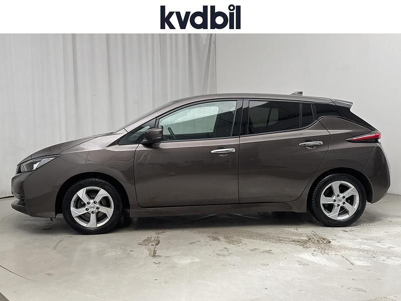 Begagnad Nissan Leaf 2022 Brun Halvkombi