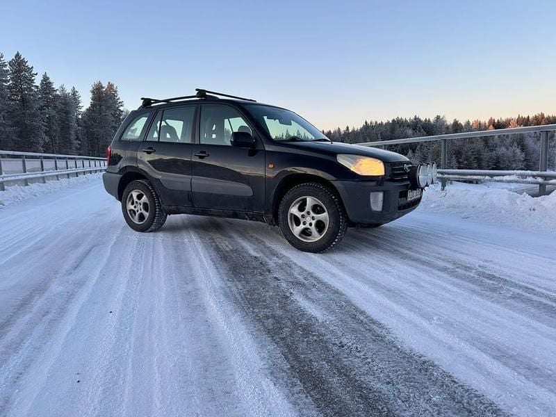 Begagnad 2003 Toyota RAV4 | 27 500 kr (Marknadspris) - Bild 1/4