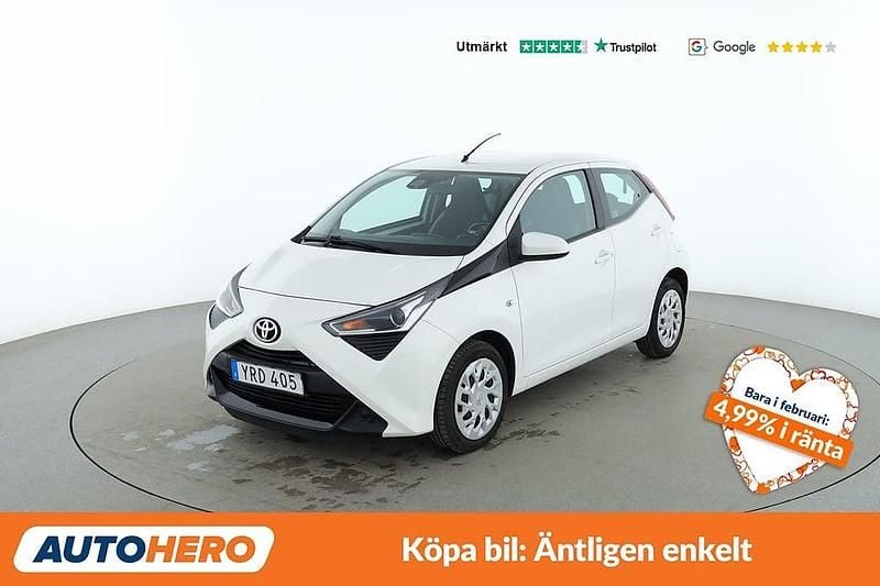 Vit Begagnad 2018 Toyota Aygo X-play Halvkombi | 98 000 kr (Marknadspris) - Bild 1/4