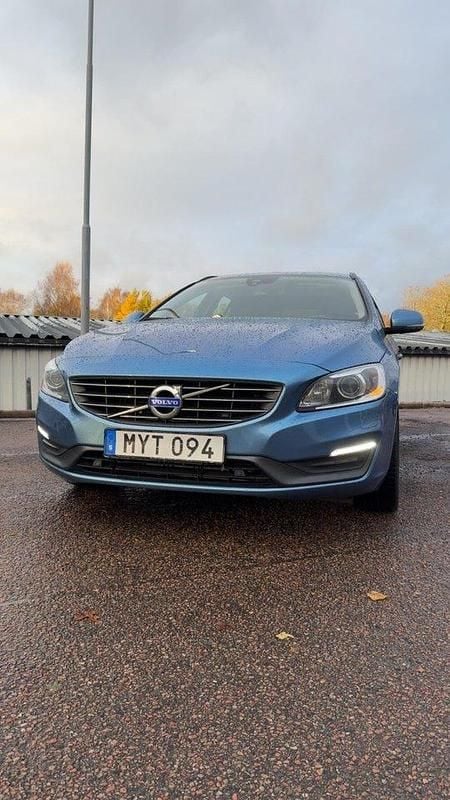 Begagnad 2014 Volvo V60 Kinetic Kombi | 109 900 kr (Bra pris) - Bild 1/4