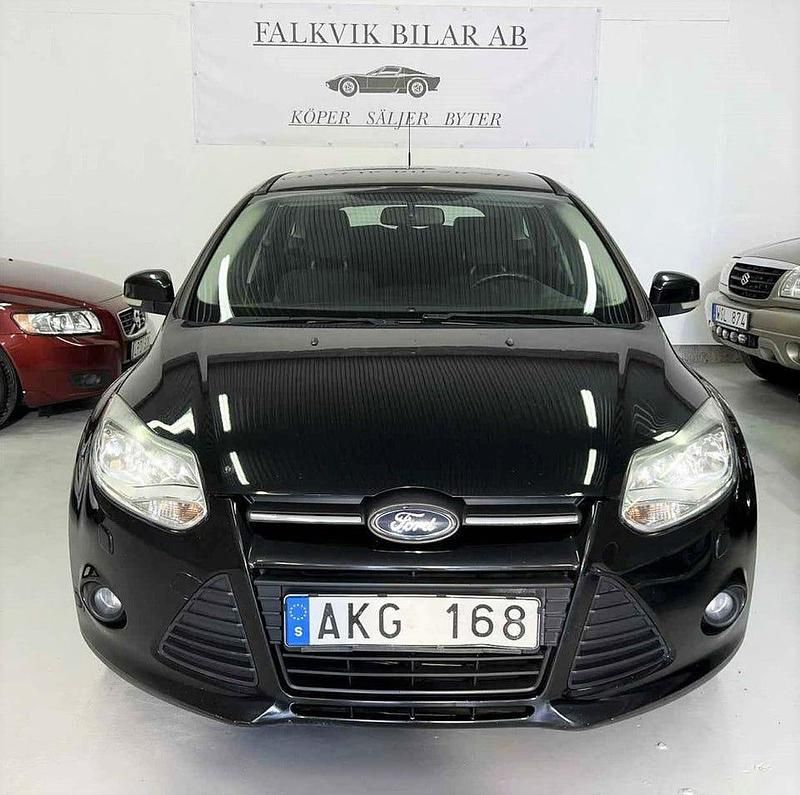 Svart Begagnad 2012 Ford Focus Kombi | 44 900 kr (Marknadspris) - Bild 1/4