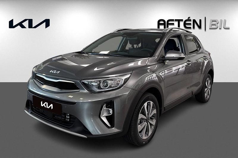 Grå (astro grey) Ny 2025 Kia Stonic Advance SUV | 264 900 kr (Marknadspris) - Bild 1/3