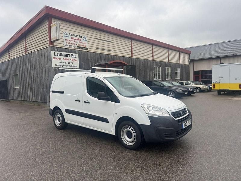 Vit Begagnad 2015 Peugeot Partner Minibuss | 65 000 kr (Marknadspris) - Bild 1/4