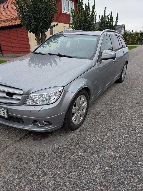 Grå Begagnad 2008 Mercedes C220 Avantgarde Kombi | 15 000 kr (Superpris) - Bild 1/1