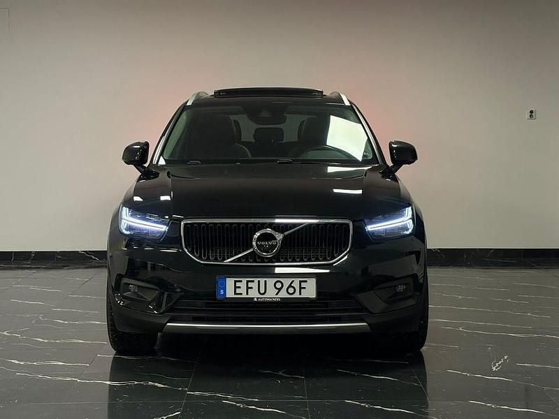 Begagnad Volvo XC40 Momentum 262 HK (192 kW) 2020 Svart SUV