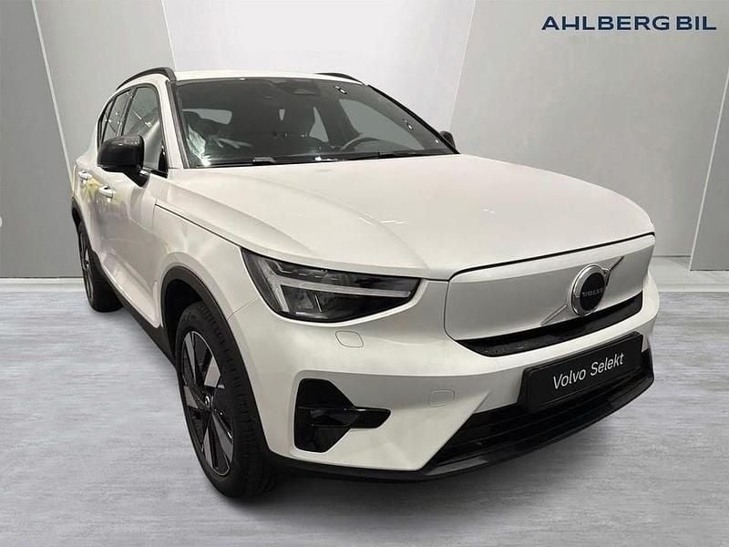 Begagnad Volvo EX40 Plus 188 kW (256 HK) 2024 Vit SUV