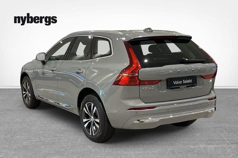 Begagnad Volvo XC60 Core 355 HK (261 kW) 2023 Grå SUV