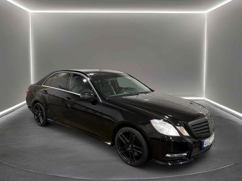Svart Begagnad 2013 Mercedes E200 Sedan | 89 900 kr (Marknadspris) - Bild 1/4