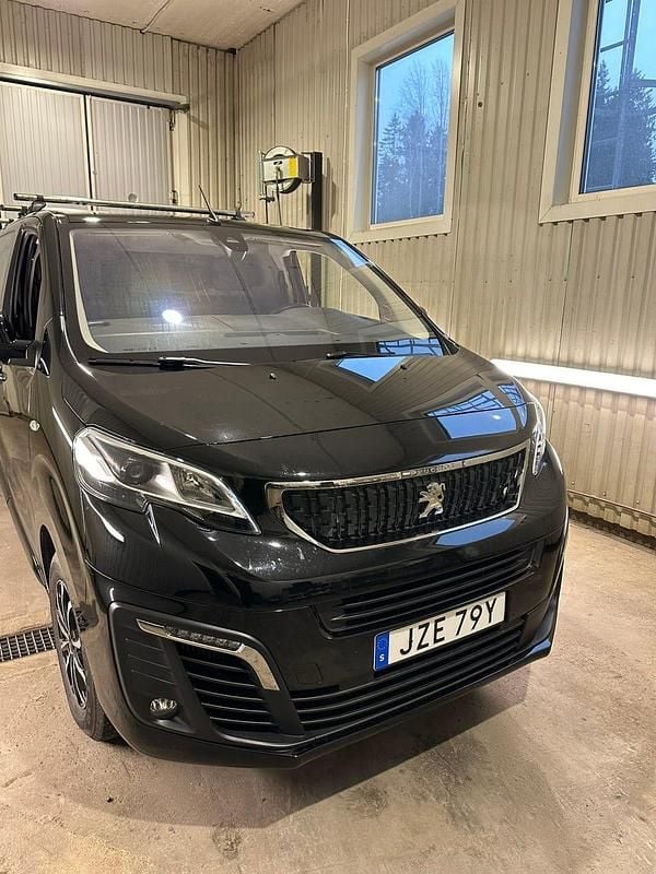 Begagnad Peugeot Expert 177 HK (130 kW) 2023 Van