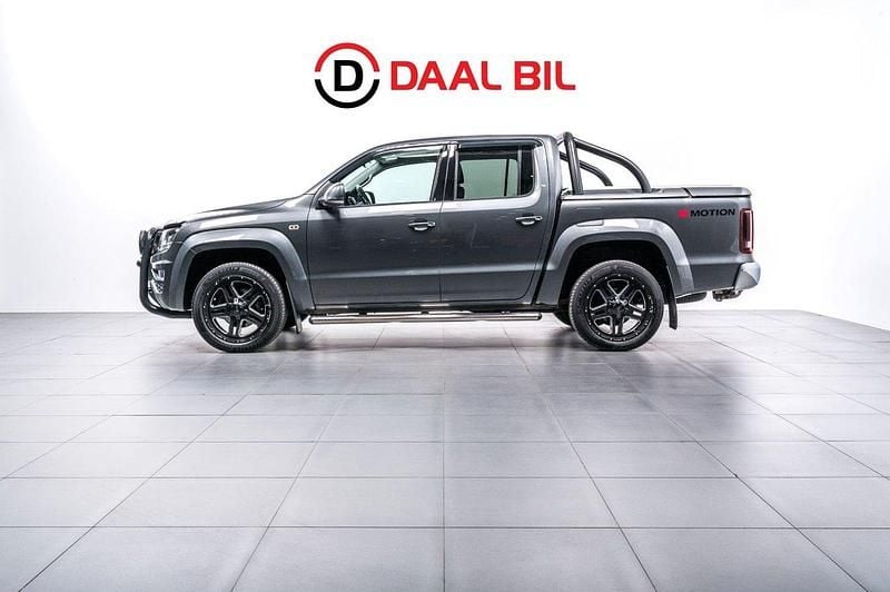 Grå Begagnad 2017 VW Amarok Aventura Pickup | 399 700 kr (Superpris) - Bild 1/4