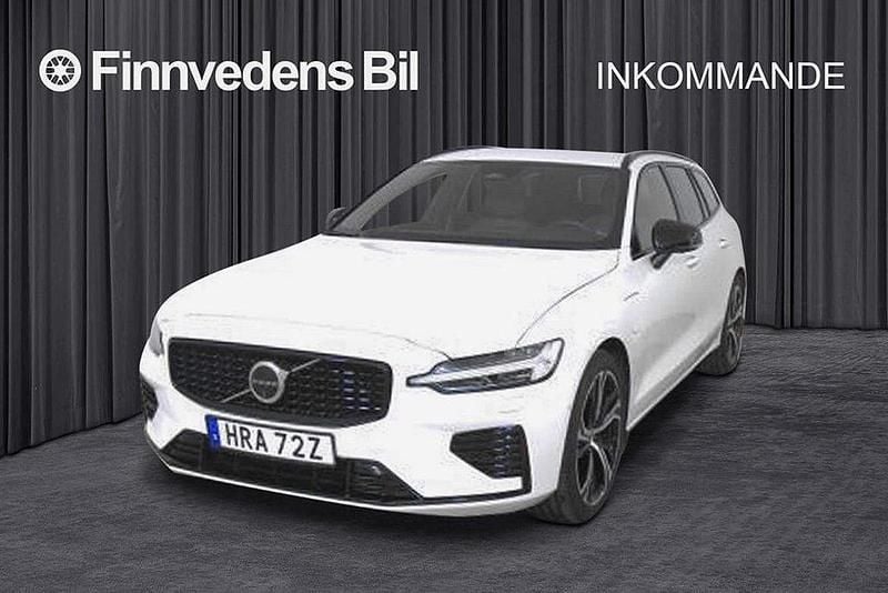Vit Begagnad 2024 Volvo V60 Plus Kombi | 480 800 kr (Marknadspris) - Bild 1/4
