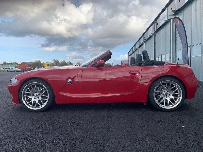 Begagnad BMW Z4 M 343 HK (252 kW) 2008 Röd Cab