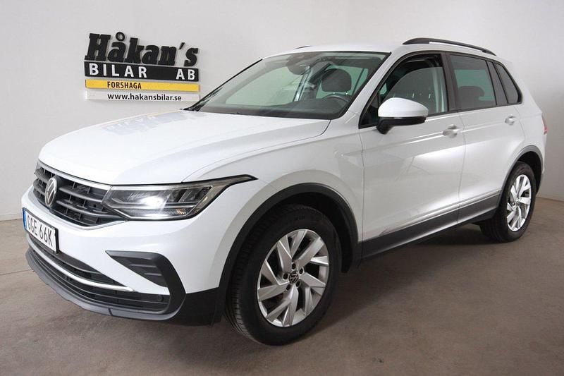 Vit Begagnad 2022 VW Tiguan SUV | 299 500 kr (Bra pris) - Bild 1/4