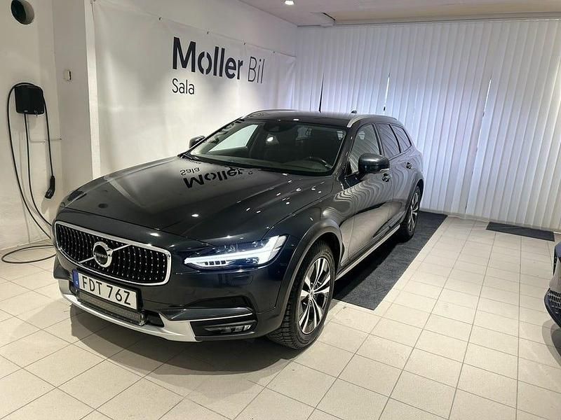 Grå Begagnad 2020 Volvo V90 CC Kombi | 274 900 kr (Marknadspris) - Bild 1/4
