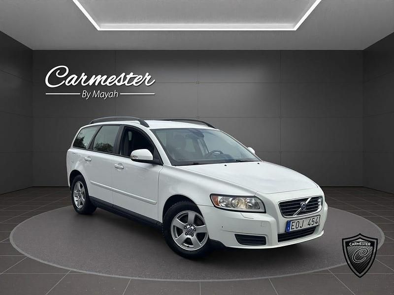 Vit Begagnad 2010 Volvo V50 Kinetic Kombi | 54 990 kr (Marknadspris) - Bild 1/4