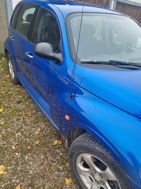 Begagnad Chrysler PT Cruiser 136 HK (100 kW) 2003 Blå Halvkombi