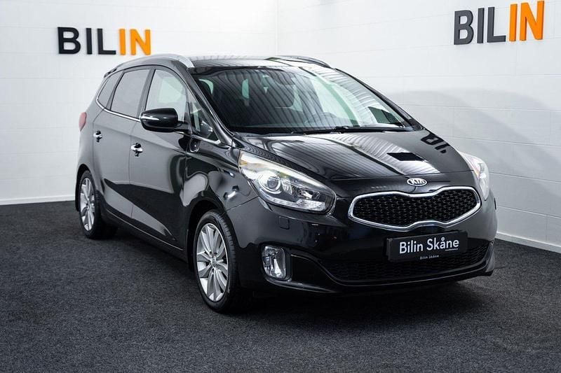 Svart Begagnad 2014 Kia Carens Minibuss | 89 900 kr (Marknadspris) - Bild 1/4