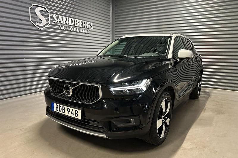 Svart Begagnad 2019 Volvo XC40 SUV | 294 500 kr (Marknadspris) - Bild 1/4