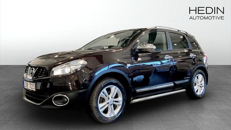 Lila (purple) Begagnad 2011 Nissan Qashqai Tekna SUV | 99 800 kr (Marknadspris) - Bild 1/4