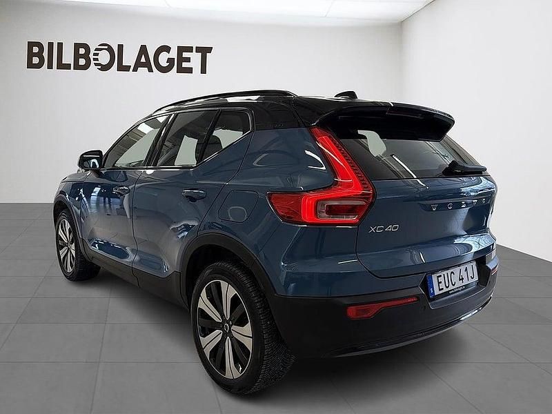 Begagnad Volvo XC40 Plus 175 kW (238 HK) 2022 Blå SUV