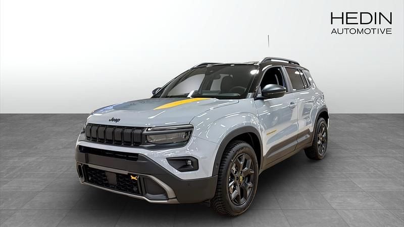 Grå Ny 2025 Jeep Avenger North SUV | 493 800 kr - Bild 1/4