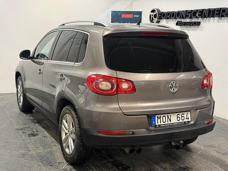 Begagnad VW Tiguan Sportline 150 HK (110 kW) 2009 Grå SUV