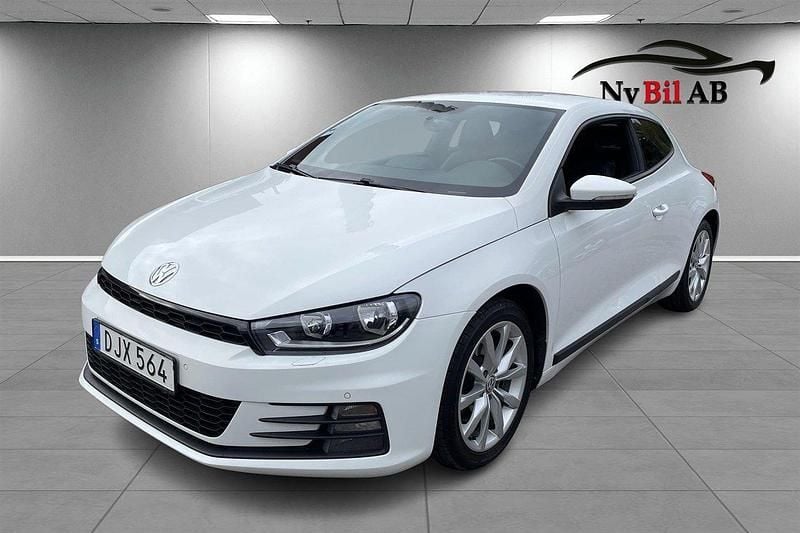Vit Begagnad 2015 VW Scirocco Sportkupé | 159 000 kr (Marknadspris) - Bild 1/4