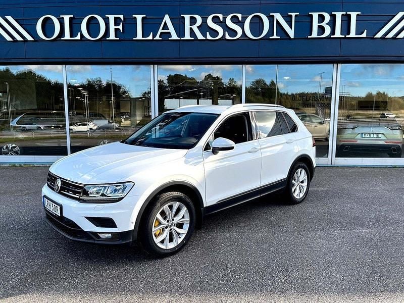 Vit Begagnad 2020 VW Tiguan SUV | 264 500 kr (Bra pris) - Bild 1/4
