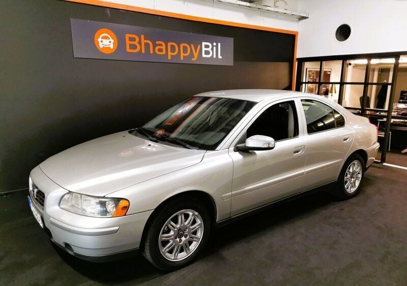Ljusgrå (grå) Begagnad 2008 Volvo S60 Momentum Sedan | 39 900 kr (Marknadspris) - Bild 1/4