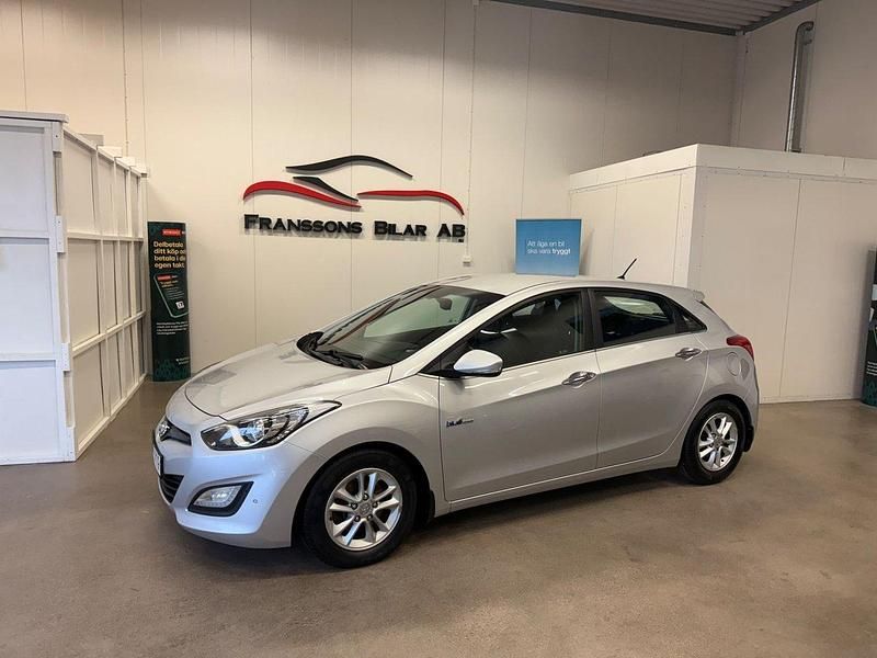 Silver Begagnad 2014 Hyundai i30 Sport Halvkombi | 79 900 kr (Lite dyr) - Bild 1/4