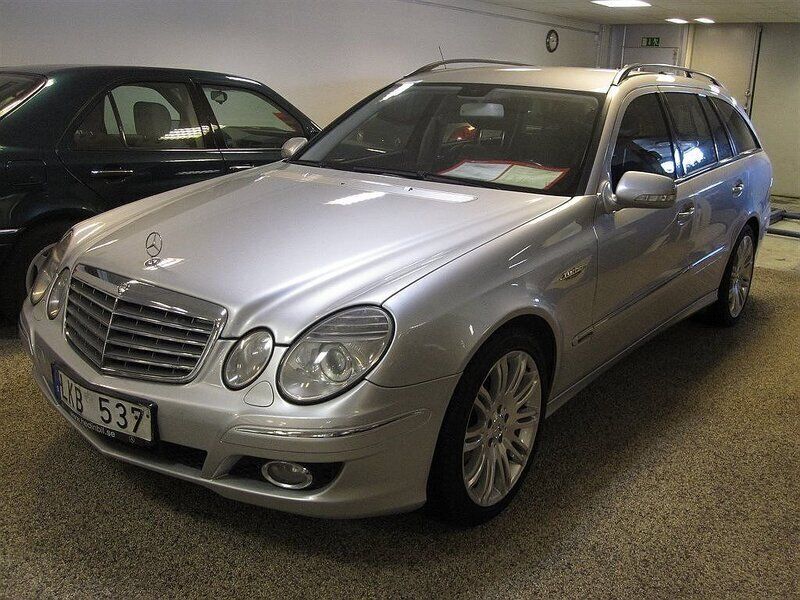 Begagnad Mercedes E280 Elegance 191 HK (140 kW) 2006 Vit Kombi