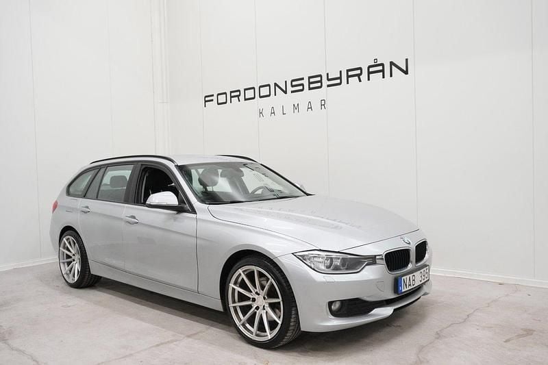 Silver Begagnad 2013 BMW 320 Kombi | 129 800 kr (Marknadspris) - Bild 1/4