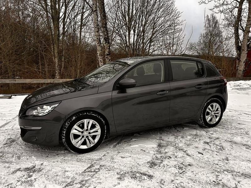 Begagnad Peugeot 308 120 HK (88 kW) 2017