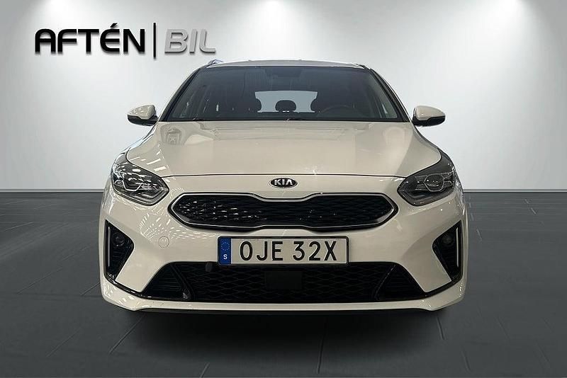 Begagnad Kia Ceed Sportswagon 141 HK (103 kW) 2020 Vit Kombi