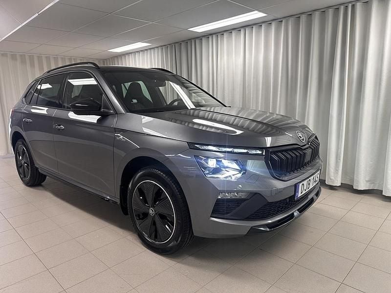 Grå Ny 2026 Skoda Kamiq SUV | 354 400 kr (Dyr) - Bild 1/4