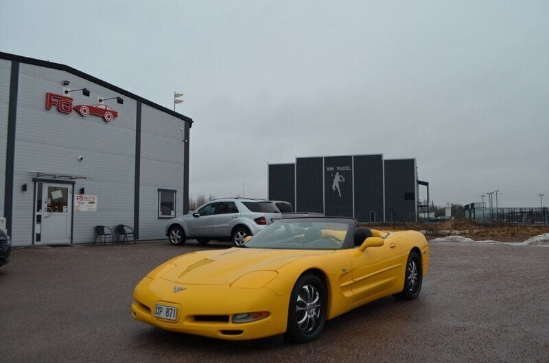 Begagnad Chevrolet Corvette C5 355 HK (261 kW) 2004 Gul Cab