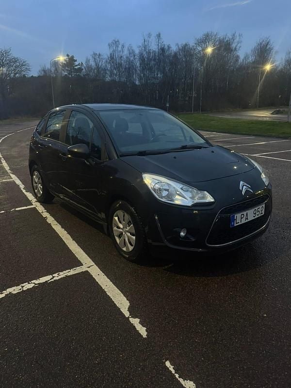 Begagnad 2011 Citroën C3 Halvkombi | 35 000 kr (Marknadspris) - Bild 1/4