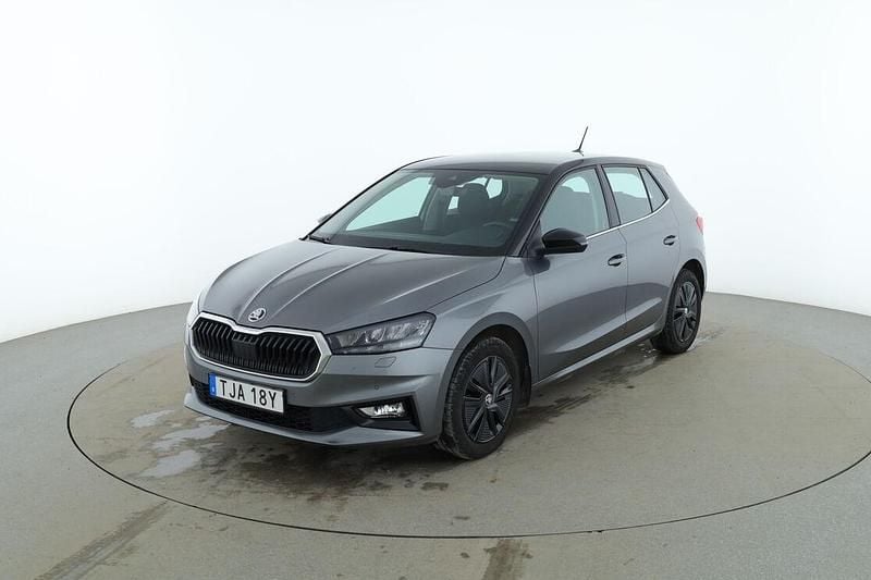 Grå Begagnad 2022 Skoda Fabia Style Sedan | 216 000 kr (Bra pris) - Bild 1/3