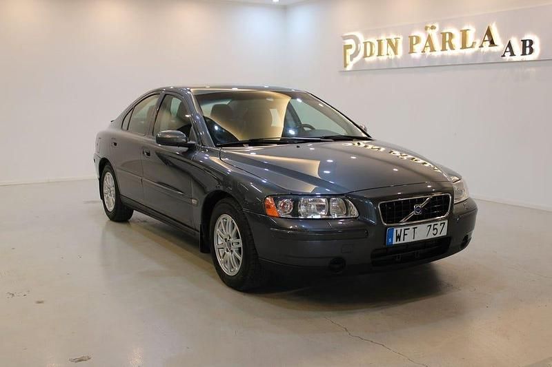 Grå Begagnad 2005 Volvo S60 Business Edition Sedan | 79 900 kr (Dyr) - Bild 1/4