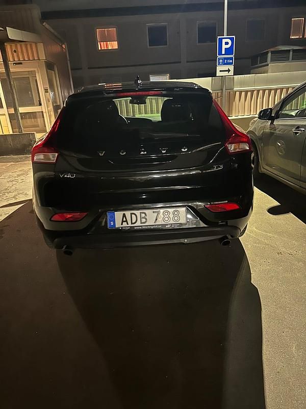 Begagnad Volvo V40 152 HK (111 kW) 2018