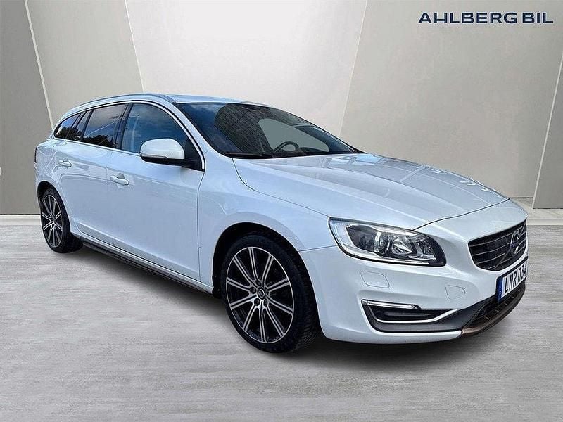 Vit Begagnad 2014 Volvo V60 Business Edition Kombi | 179 500 kr (Lite dyr) - Bild 1/3