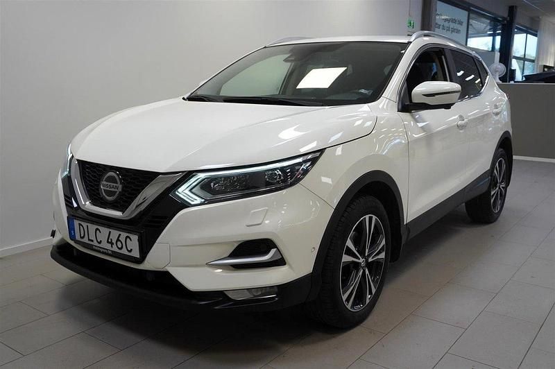 Vit Begagnad 2020 Nissan Qashqai SUV | 178 900 kr (Marknadspris) - Bild 1/4