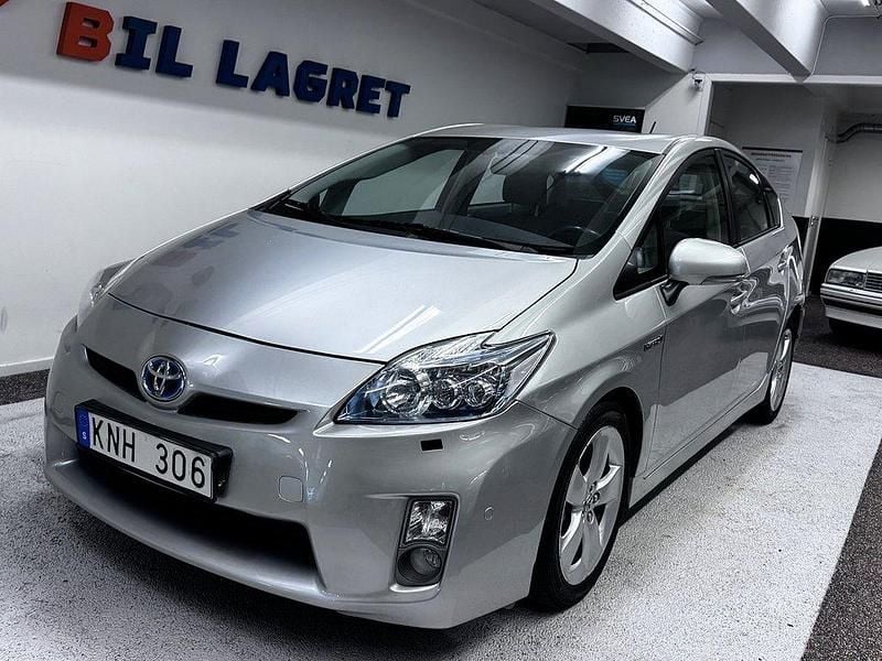 Silver Begagnad 2009 Toyota Prius Halvkombi | 89 900 kr (Marknadspris) - Bild 1/4