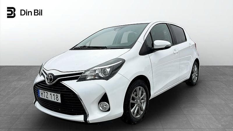 Begagnad Toyota Yaris 99 HK (72 kW) 2015 Vit Halvkombi