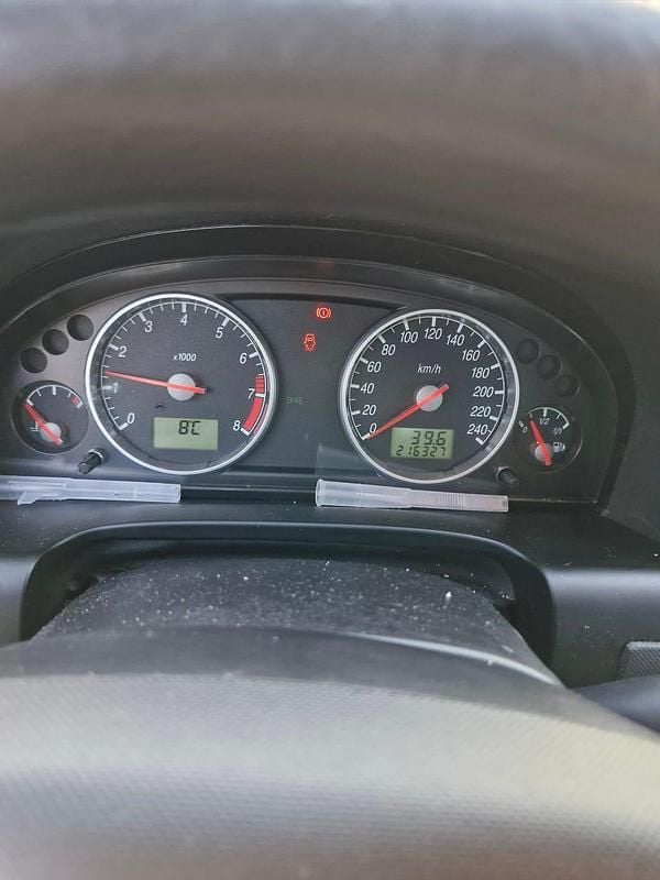 Bra Begagnad 2002 Ford Mondeo Halvkombi | 9 900 kr (Marknadspris) - Bild 1/4