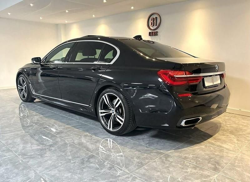 Begagnad BMW 740 M Sport 327 HK (240 kW) 2018 Svart Sedan