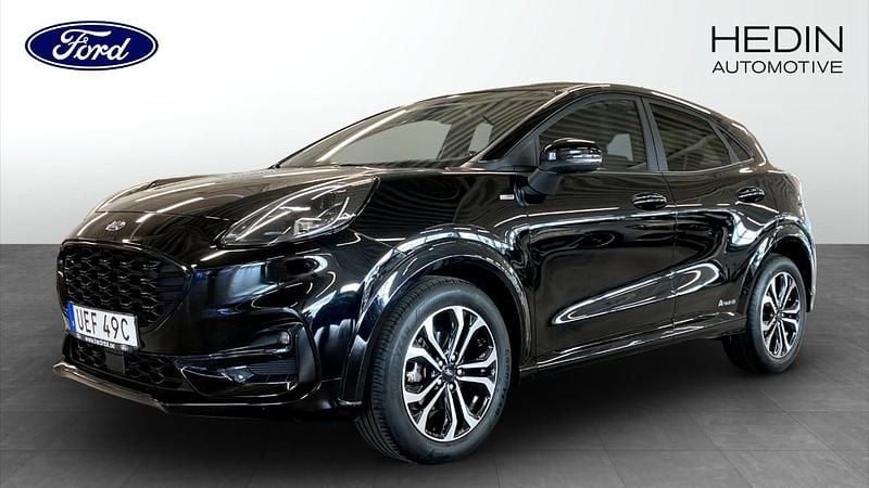 Svart (black) Begagnad 2022 Ford Puma ST-Line Halvkombi | 199 900 kr (Bra pris) - Bild 1/4